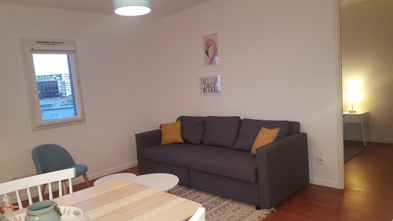 Appartement Sur L'Ile De Nantes - Place De Parking Gratuit Exterior photo