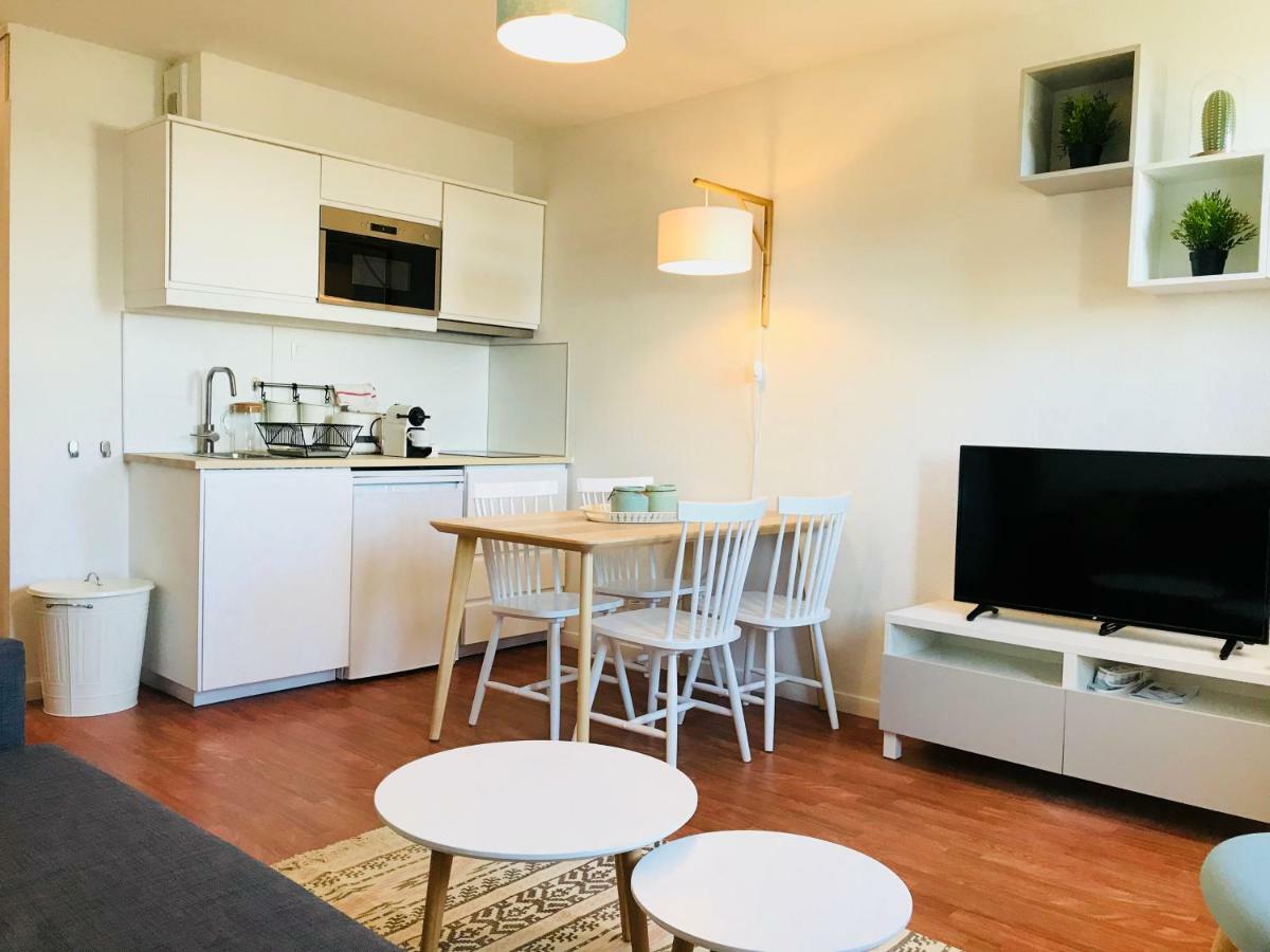 Appartement Sur L'Ile De Nantes - Place De Parking Gratuit Exterior photo